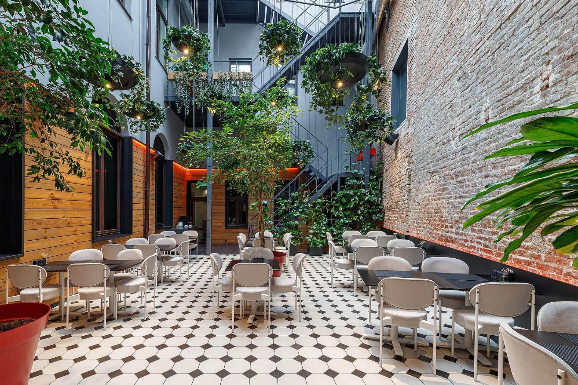 Ferenc Hotel & Restaurant Львов Экстерьер фото